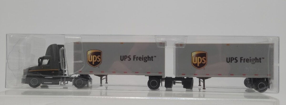 Trucks N' Stuff SP163 HO Scale UPS Freight Volvo Day Cab Single Axle Semi Truck