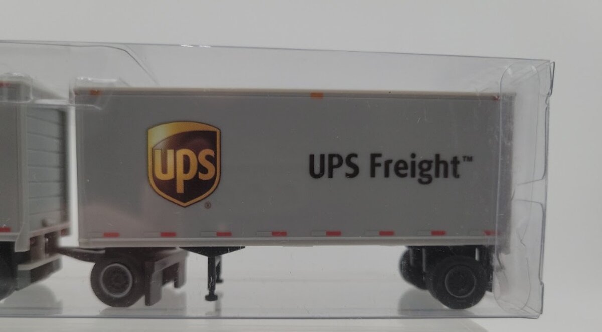 Trucks N' Stuff SP164 HO Scale UPS Freight International Daycab Semi Truck