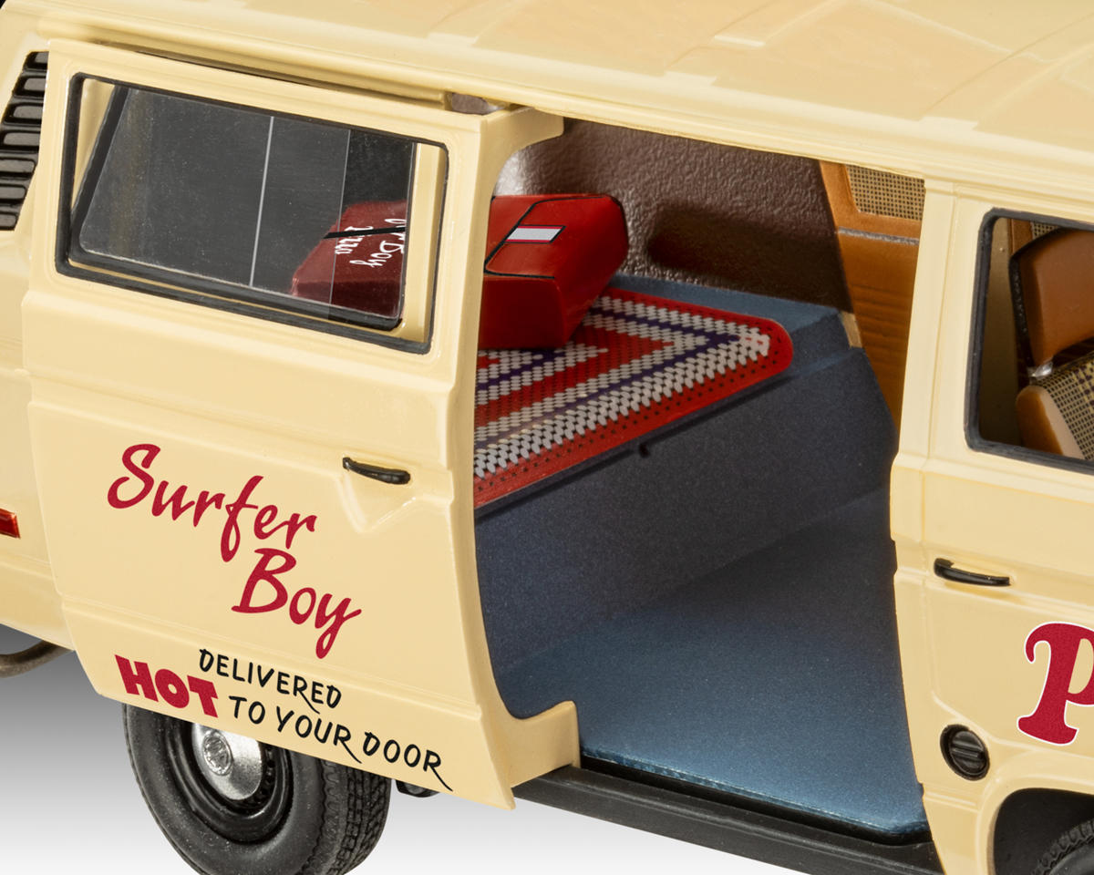 Revell 14559 1:25 Stranger Things VW T3 Pizza Van Plastic Model Kit
