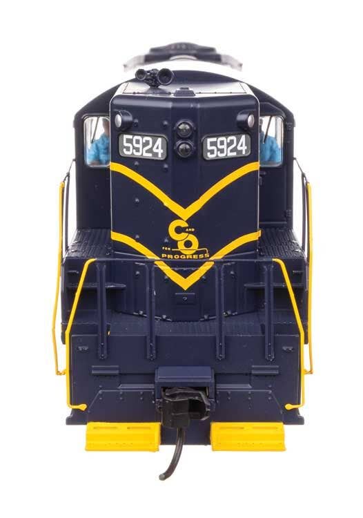 Walthers 910-10493 HO C&O EMD GP9 Diesel Locomotive Ph. II with High Hood #5924