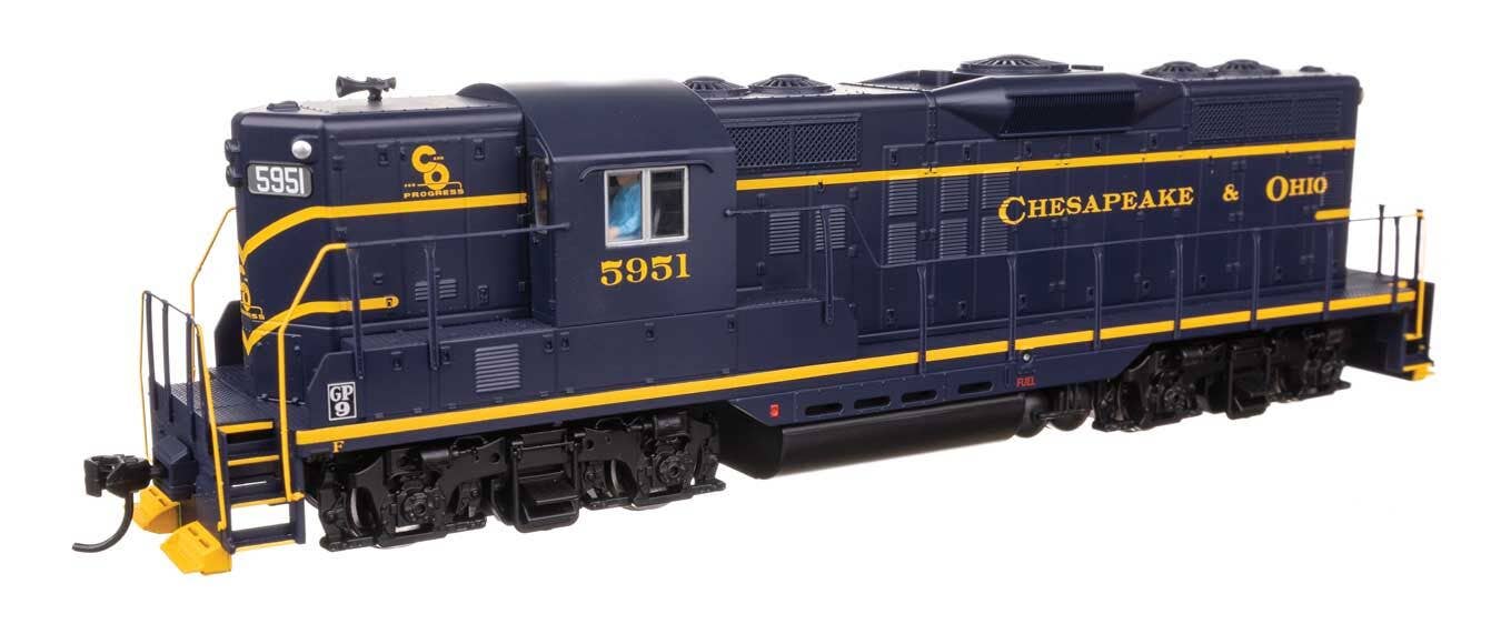 Walthers 910-10494 HO C&O EMD GP9 Diesel Locomotive Ph. II with High Hood #5951
