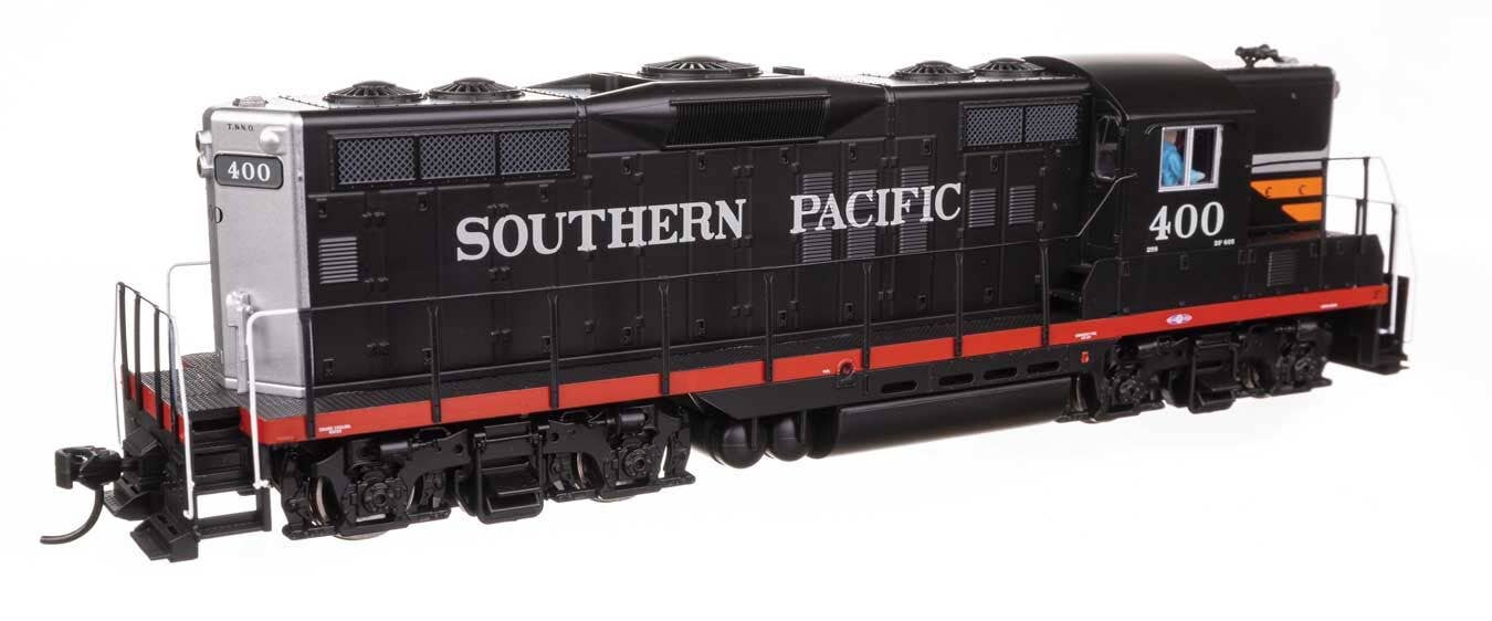 Walthers 910-10503 HO SP EMD GP9 Diesel Locomotive Phase II with High Hood #400