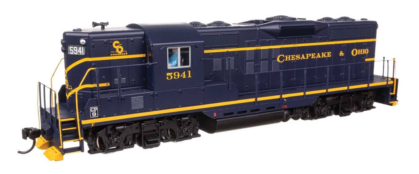 Walthers 910-20493 HO C&O EMD GP9 Diesel Locomotive Ph. II w/ Sound & DCC #5941