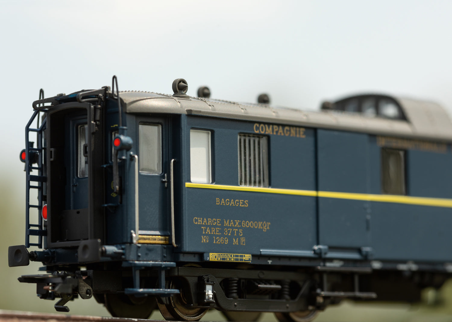 Marklin 42470 HO EDELWEISS Parlor Car Set