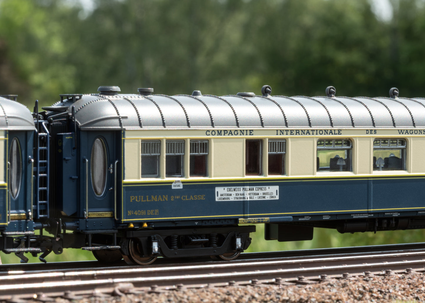 Marklin 42470 HO EDELWEISS Parlor Car Set