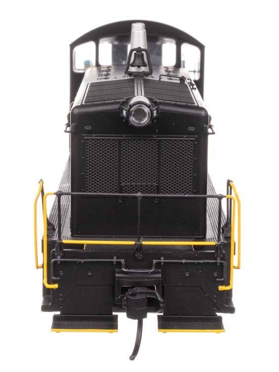 Walthers 910-10632 HO PC EMD NW2 Diesel Locomotive Phase V Standard DC #8802