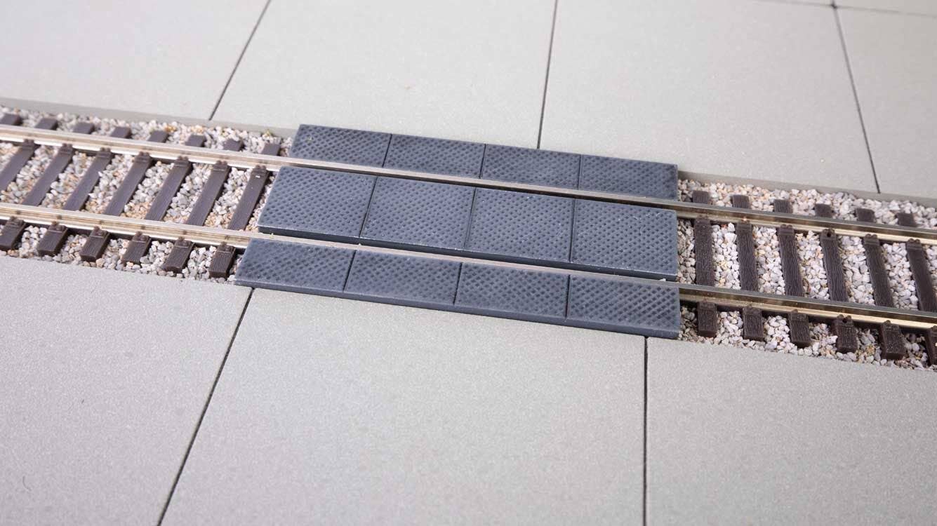 Walthers 933-4186 HO Transload Pavement Transload Facility Kit