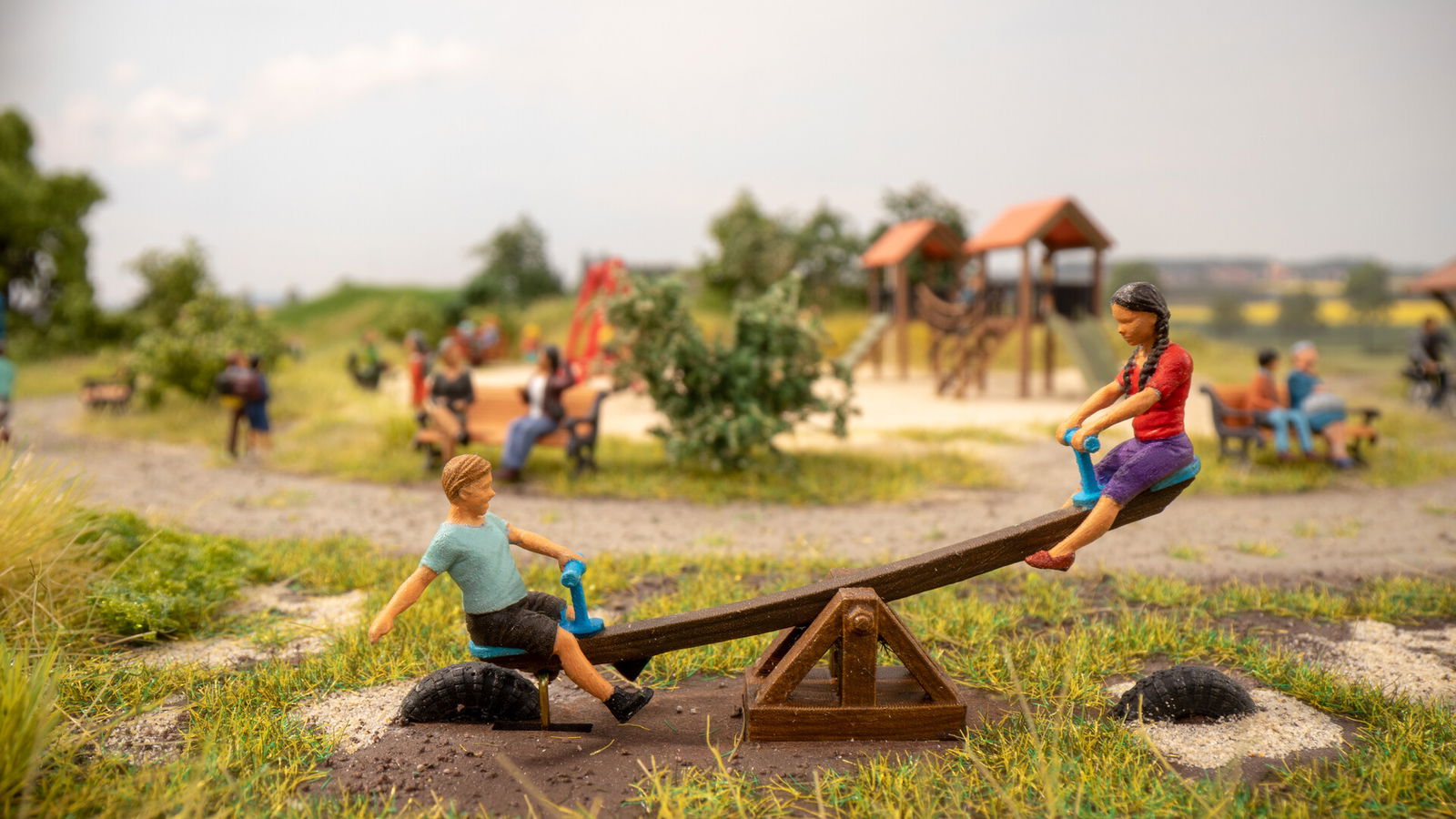 Noch 13400 HO Micro-Motion Seesaw Moving Figure