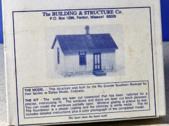 The Building & Structure 6026L O Scale Dallas Divide Bunk House Building Kit
