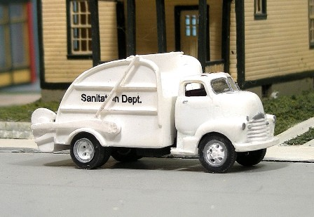 Sylvan Scale Models V-412 HO 1941-1953 Chevrolet COE Refuse Truck Resin Kit