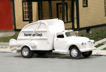 Sylvan Scale Models V-413 HO 1947-1953 Chevrolet Refuse Truck Resin Kit