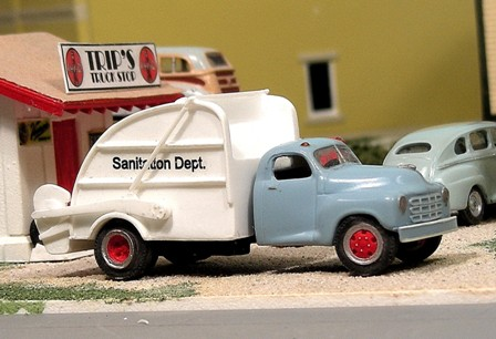 Sylvan Scale Models V-415 HO 1949-1953 Studebaker Refuse Truck Resin Kit