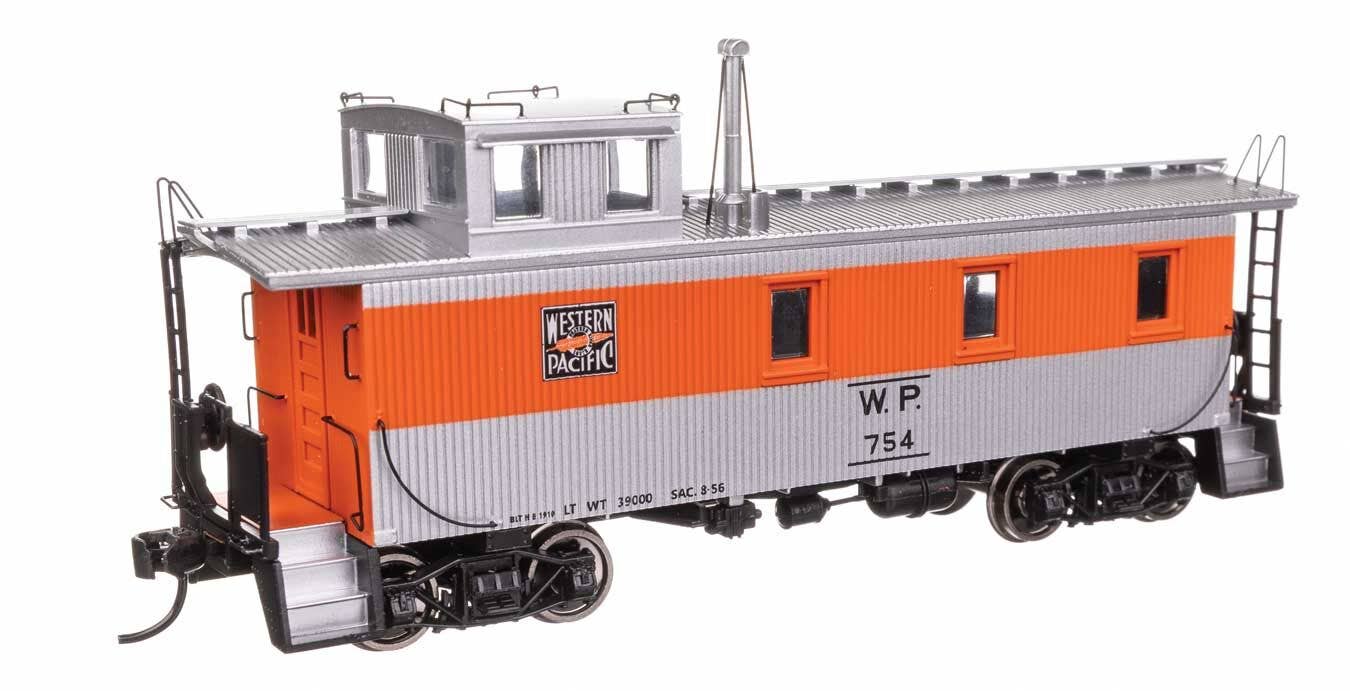 Walthers 920-103266 HO WP 30' GTW Style Wood Caboose w/ Offset Coupola RTR #754