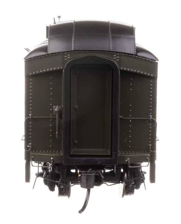 Walthers 920-17412 HO C&O 70' Heavyweight RPO-Baggage Car w/ Clerestory Roof #81