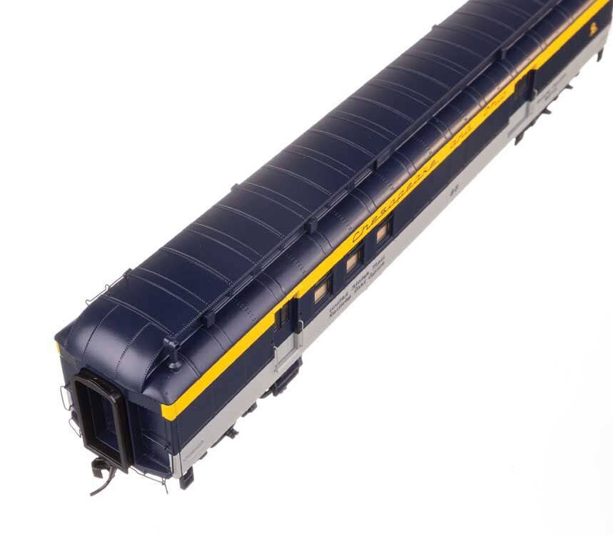 Walthers 920-17415 HO C&O 70' Heavyweight RPO-Baggage Car w/ Clerestory Roof #88