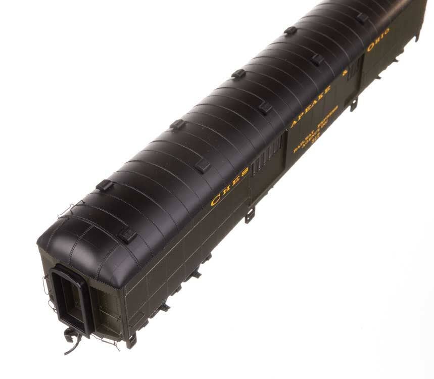 Walthers 920-17503 HO C&O 70' Heavyweight Baggage Car with Arched Roof RTR #317