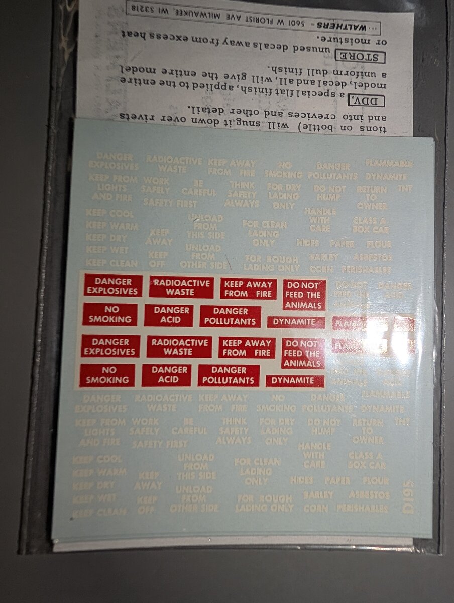 Walthers 934-701950 HO Scale Accessories Red & White Decal Set