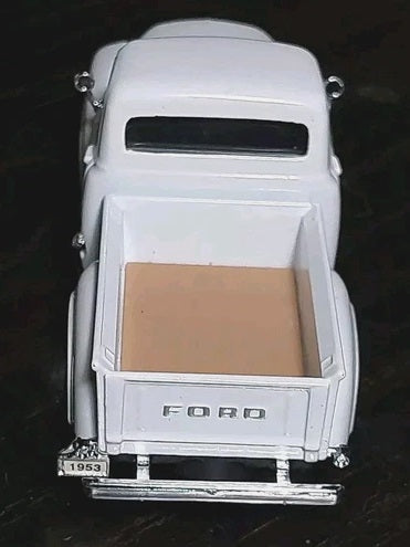 K-Line K-94204 1:43 Kruisers Soft White 1953 Ford F-100 Pickup