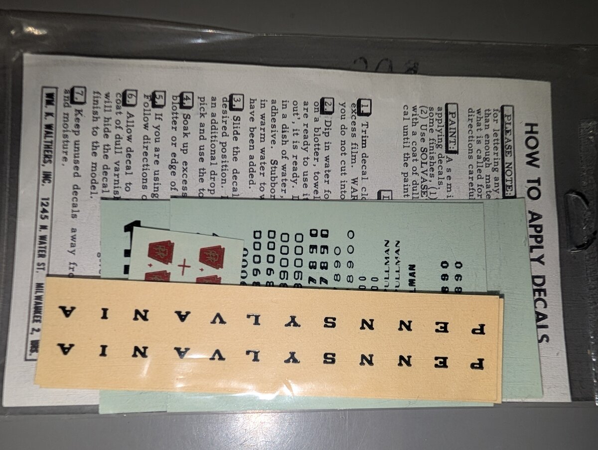 Walthers 77-89 HO PRR Diesel Switcher Black Decal Set