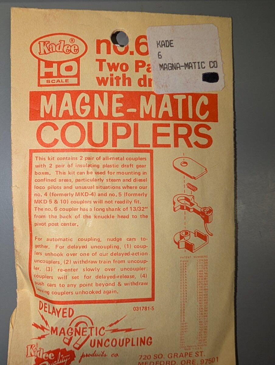 Kadee 6 HO Magne-Matic Two Pair w/Draft Gear Couplers