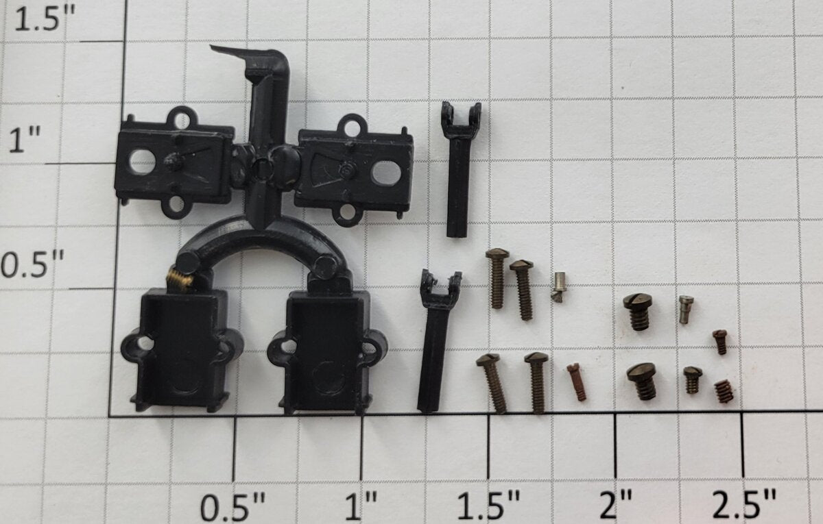 Pacific Fast Mail 6-Way Coupler Pocket
