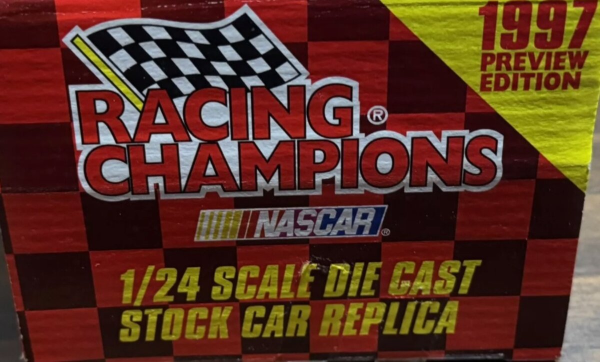Racing Champions 09050 1:24 Du Pont Nascar JEFF GORDON Die Cast Car # 24