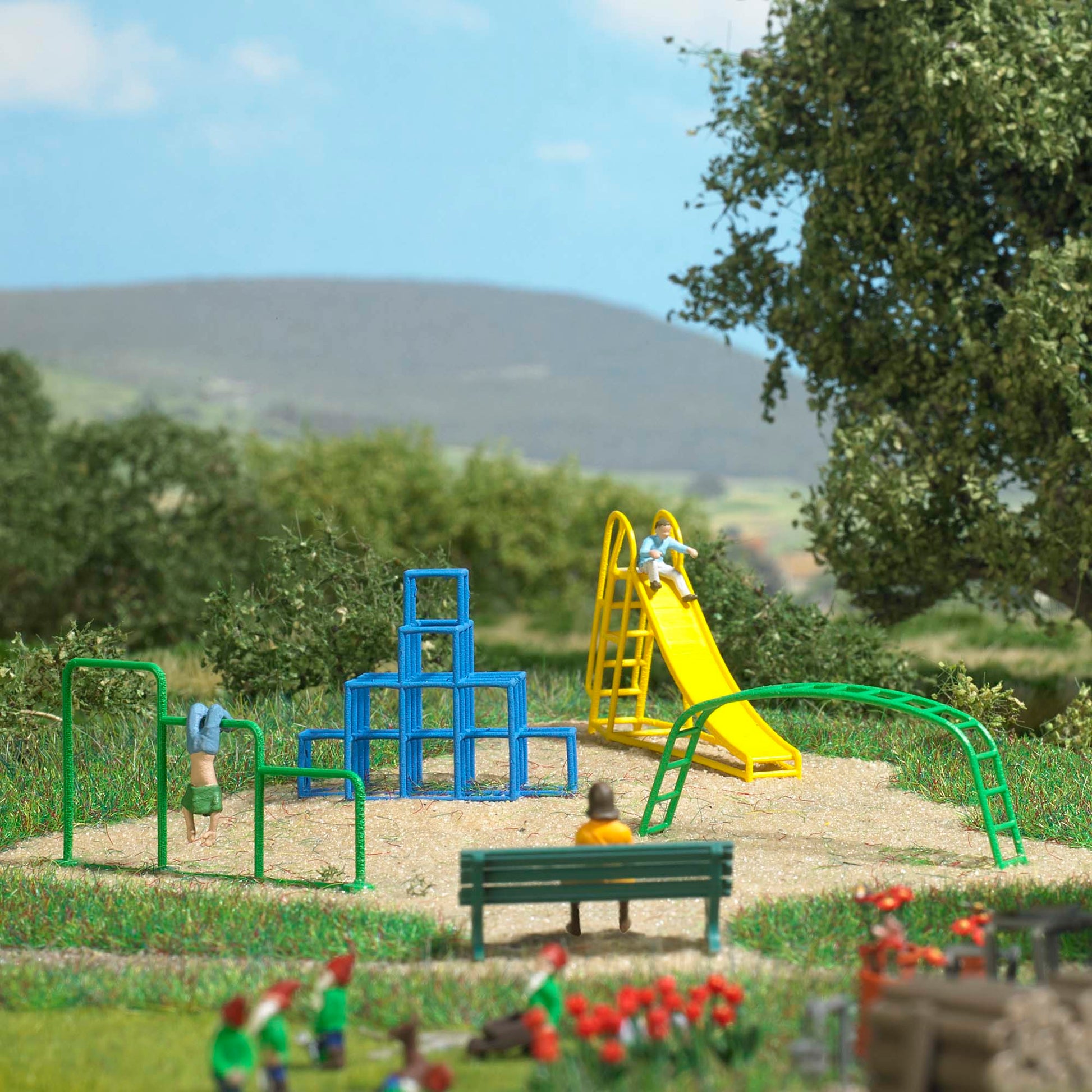 Busch 79830 HO Playground Action Set