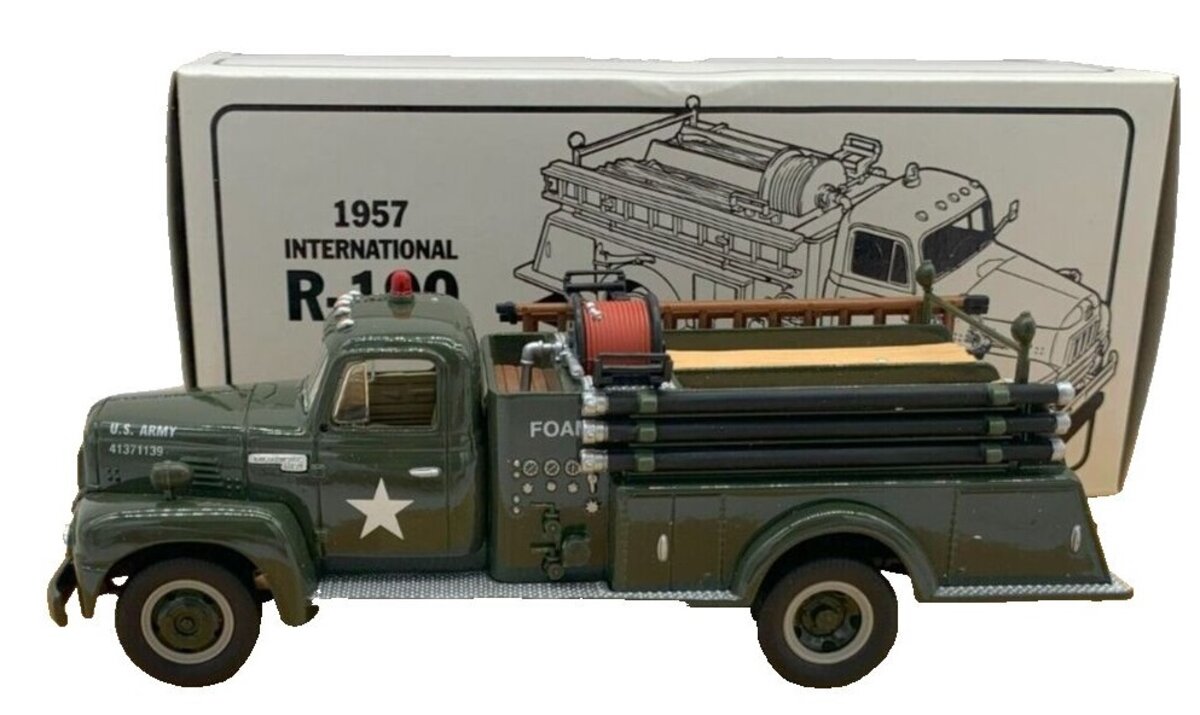 First Gear 19-1389 1:34 US Army 1957 International R-190 Fire Truck Die-Cast