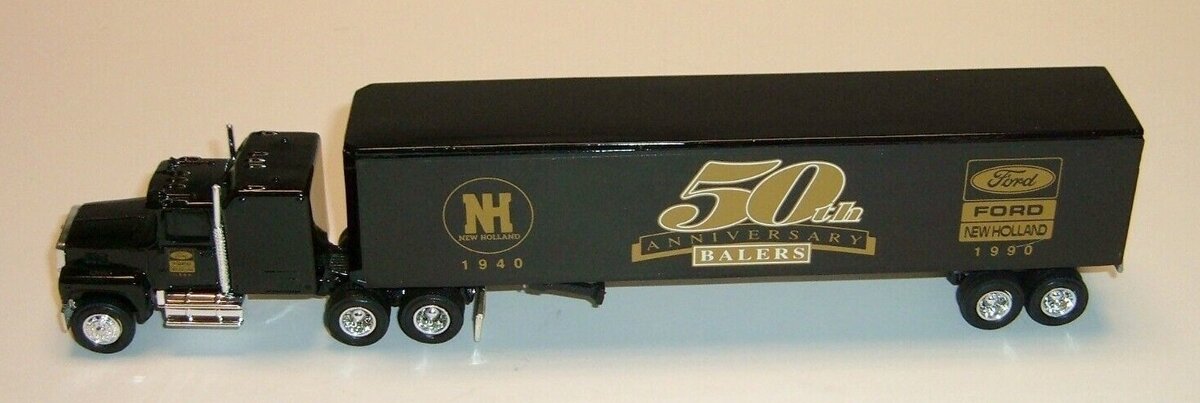 Ertl 315 1:64 1990 New Holland Hay Balers Ford LTL-9000 Cab With Trailer