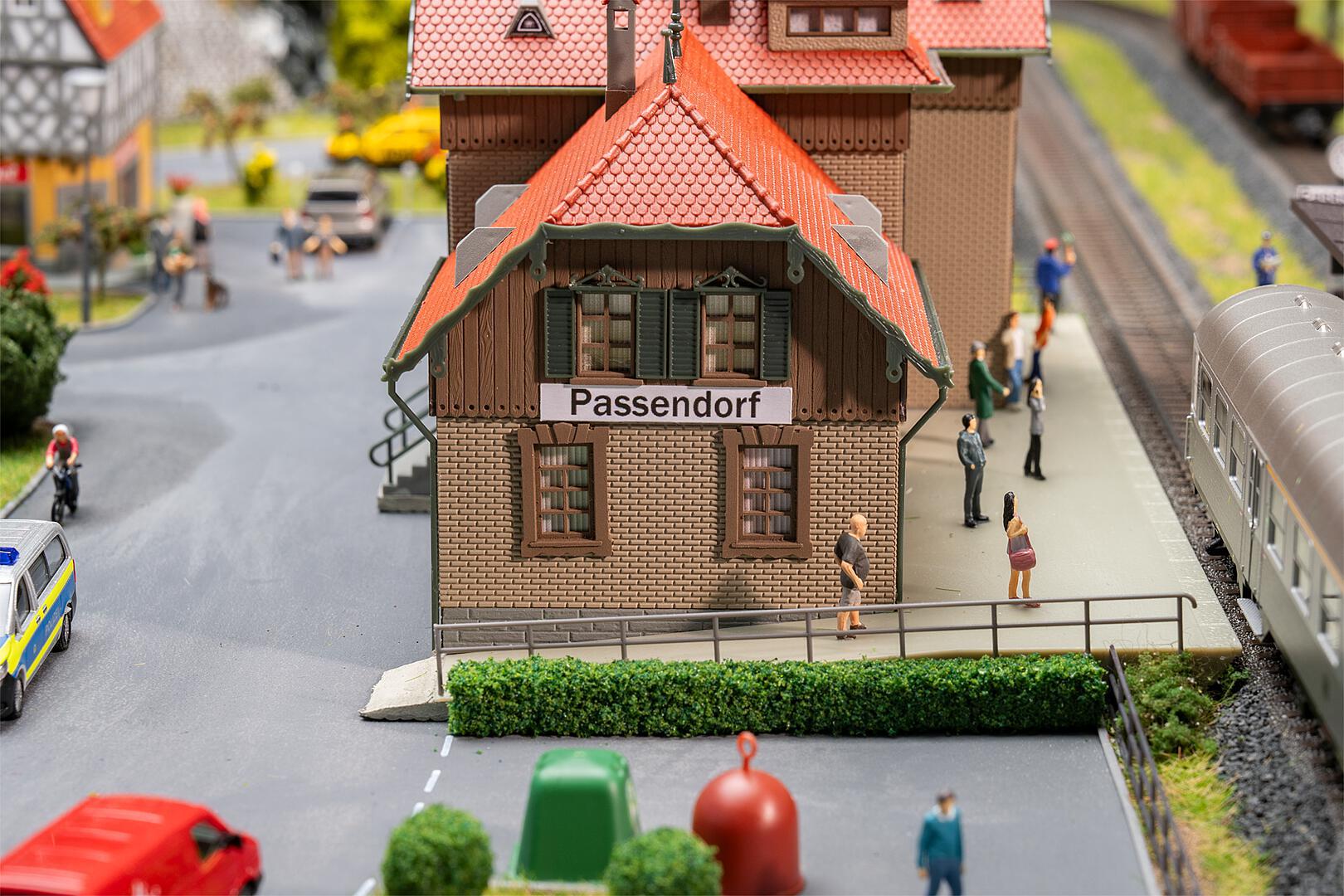 Faller 190035 HO Promotional Set Passendorf Railway Station Building Kit