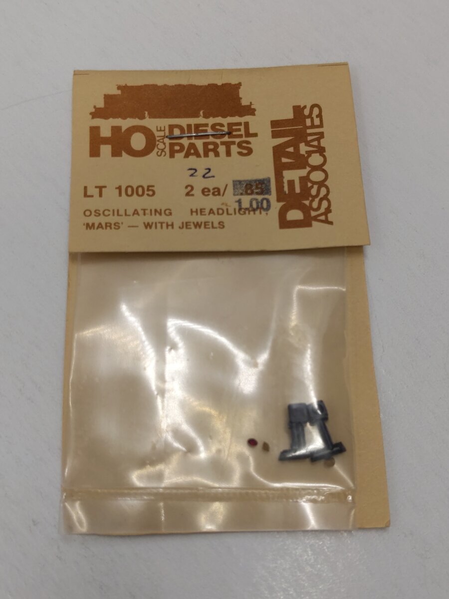 Detail Associates 1005 HO Scale Oscillating Headlights 'MARS' - With Jewels
