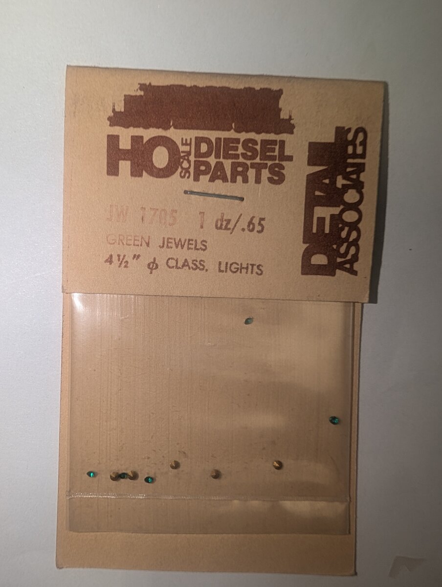 Details Associates JW1705 HO Scale Green Jewels 4 1/2" Class Lights (Pack of 12)