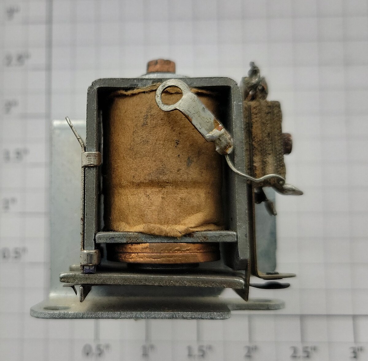 Lionel 2333-121X O Gauge Diesel Horn Relay & Mounting Bracket Assembly