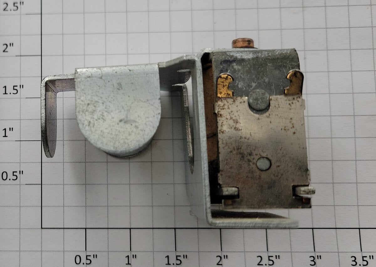 Lionel 2333-121X O Gauge Diesel Horn Relay & Mounting Bracket Assembly