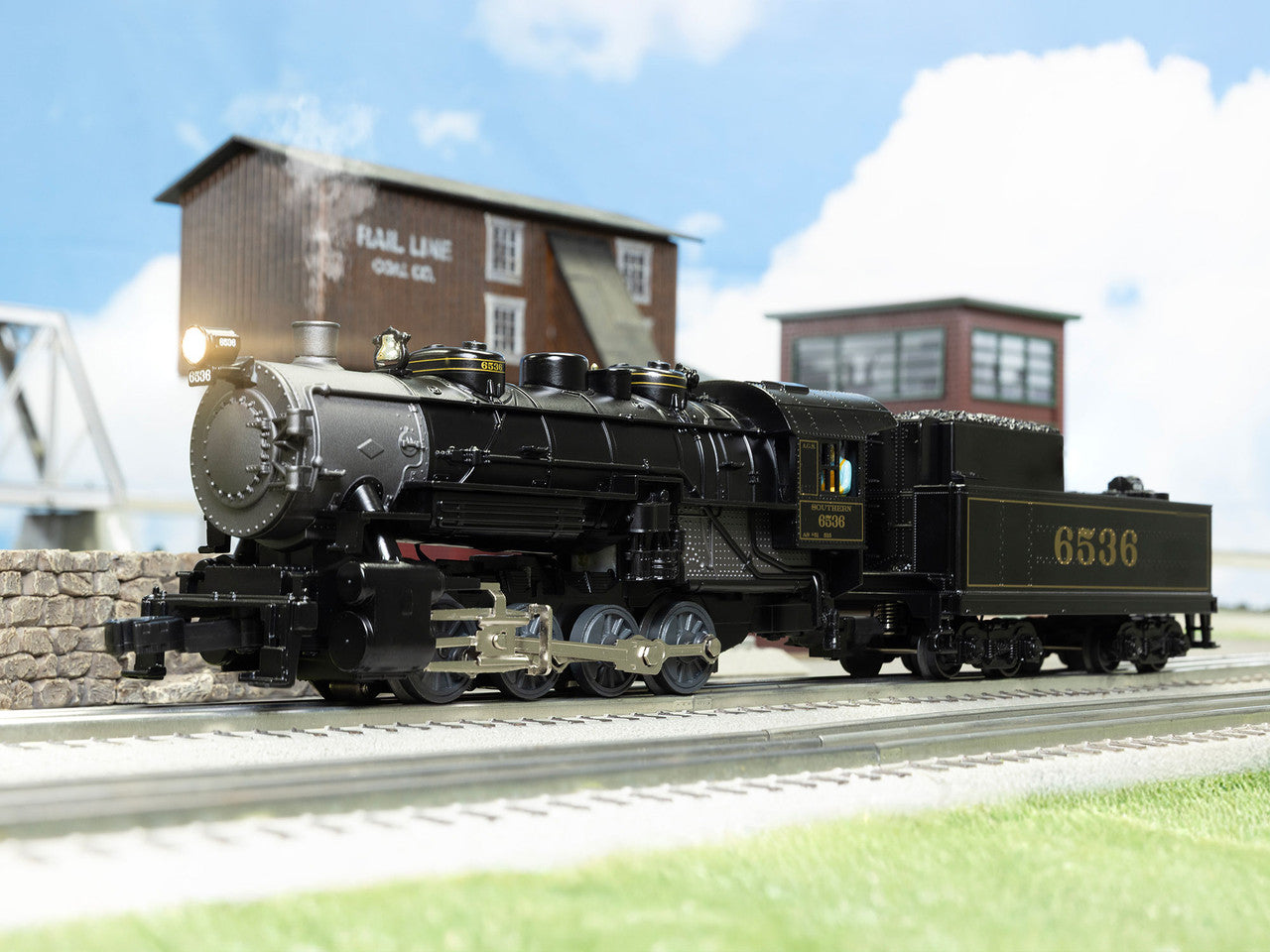 Lionel 2545010 O Southern USRA LionChief 0-8-0 Steam Locomotive #6536
