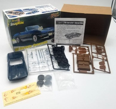 Revell 85-1923 1:25 SnapTite 1963 Corvette Convertible Plastic Model Kit
