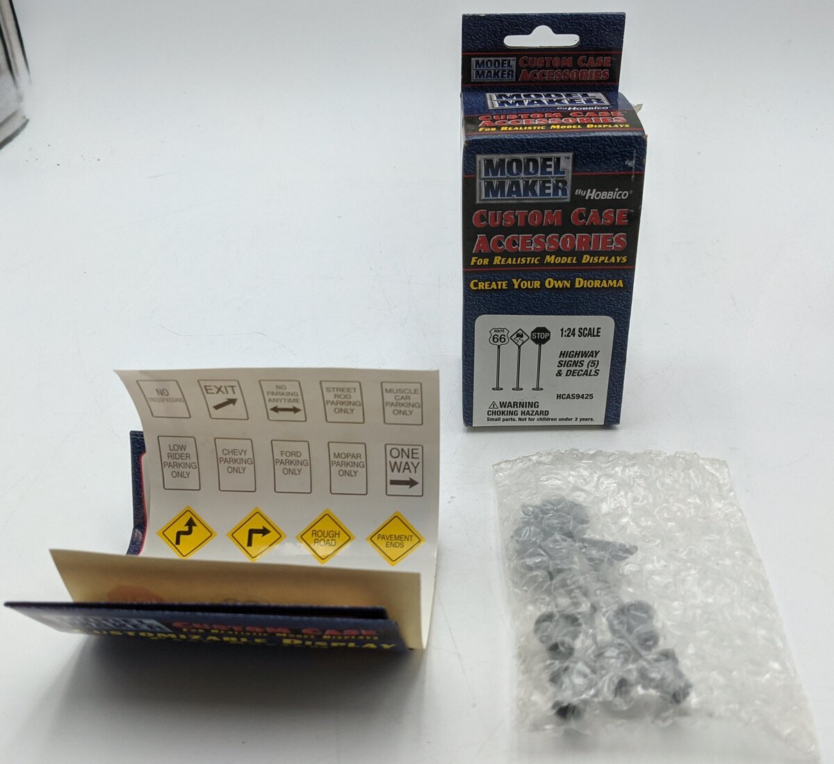 Hobbico HCAS9425 1:24 Model Maker Custom Case Highway Signs & Decals