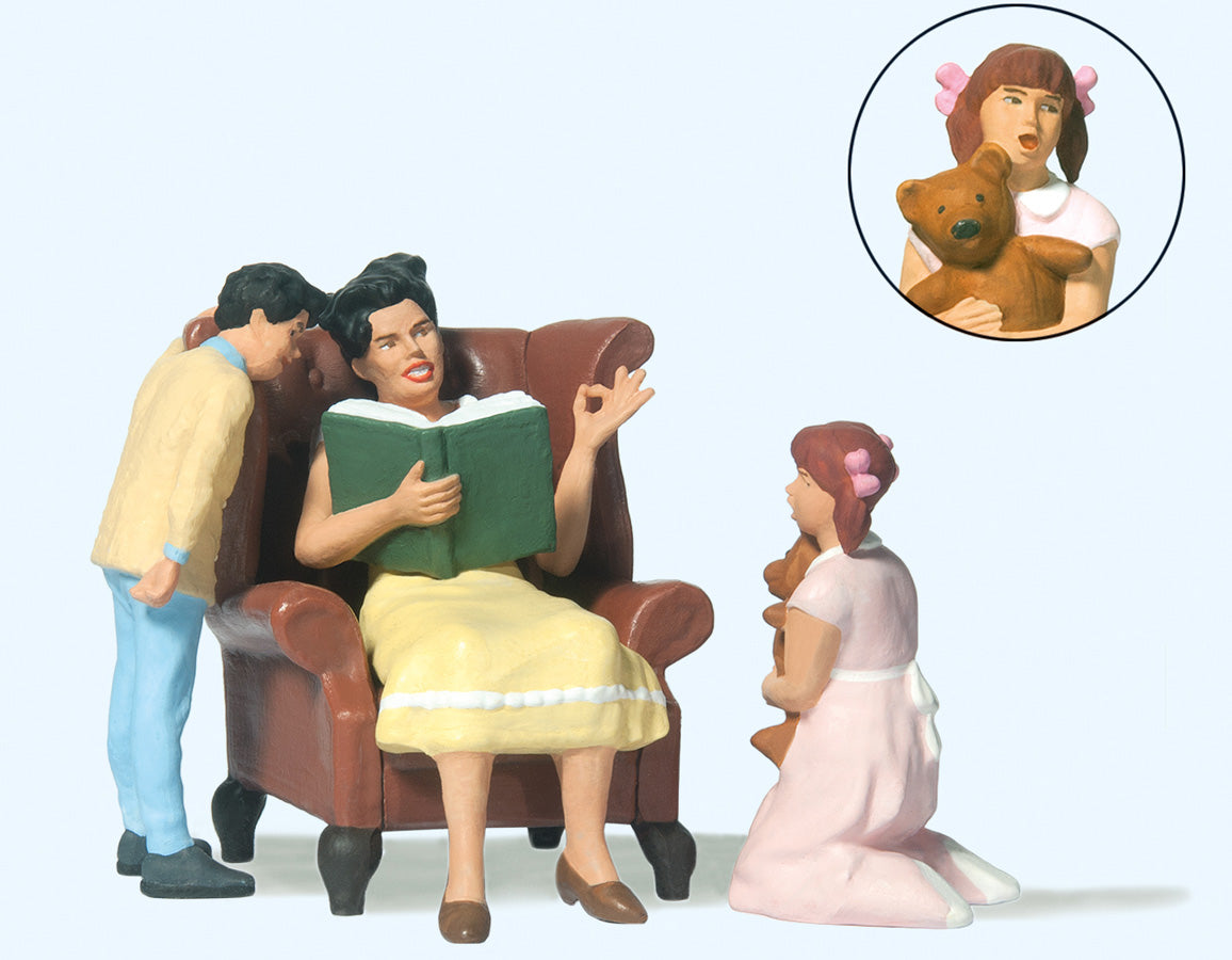 Preiser 44937 G Reading Aloud Figures (Set of 3)