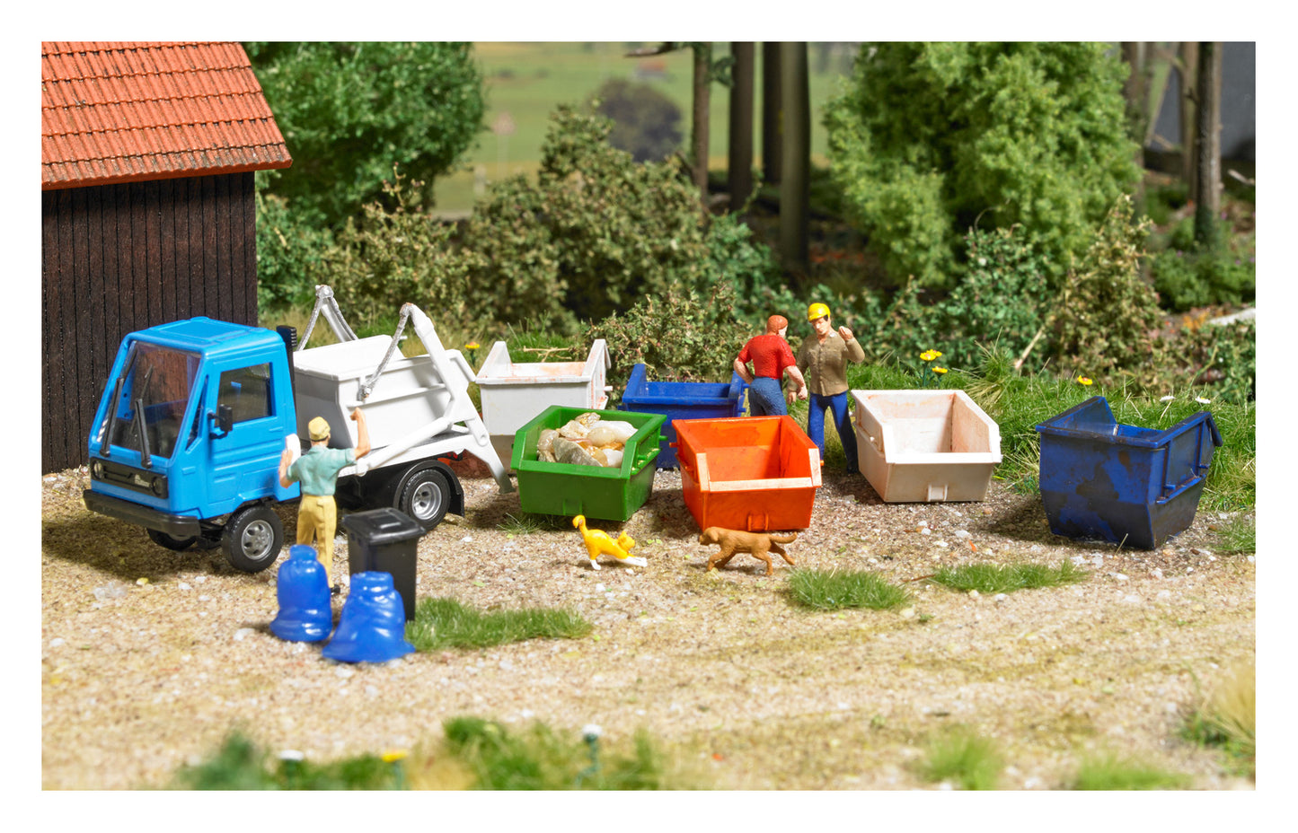 Busch 7753 HO 2.5 m³ Skip Containers (Set of 4)