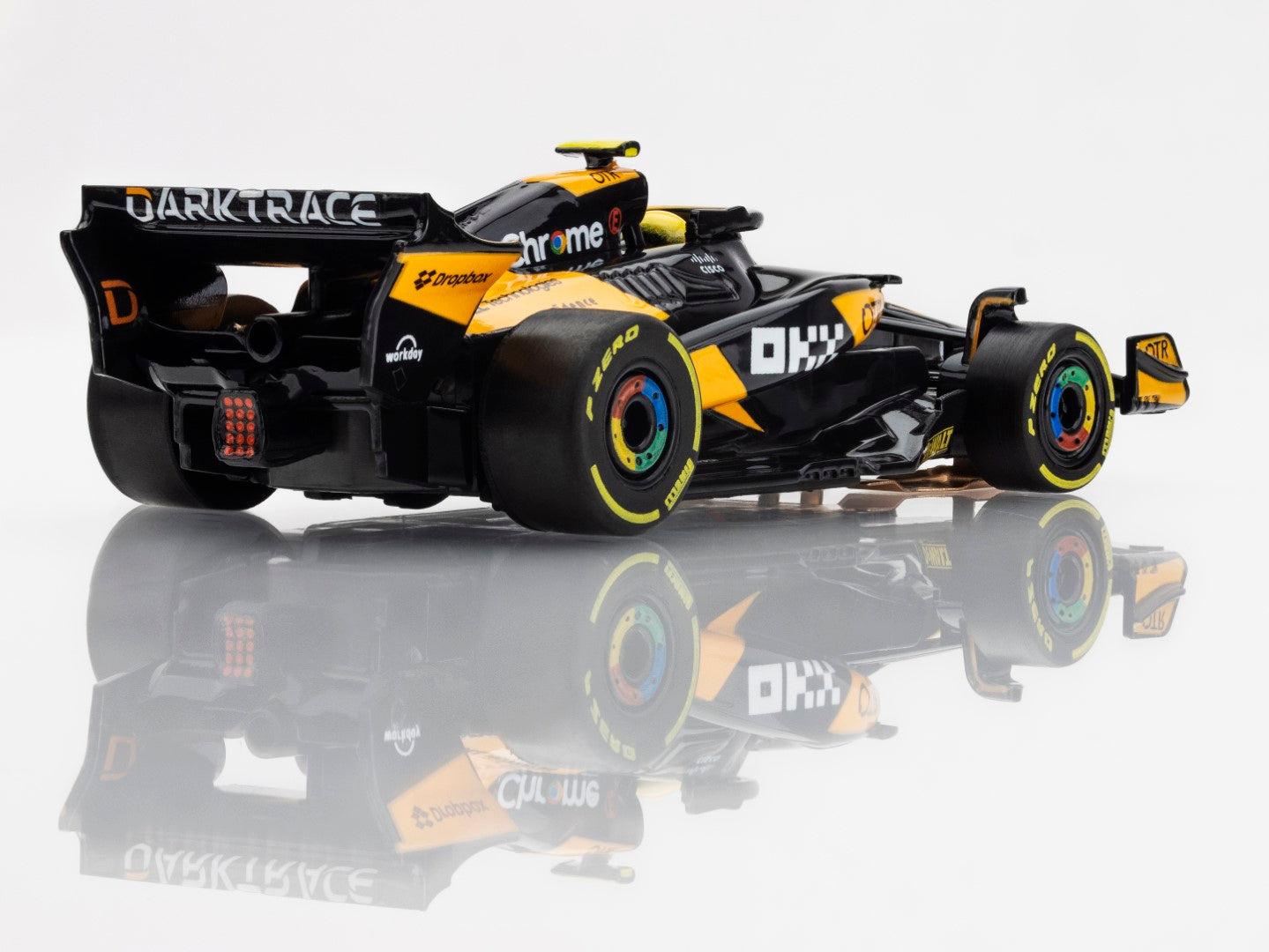 AFX 22103 HO McLaren F1 MCL38 #4 #4 FY AU Slot Car