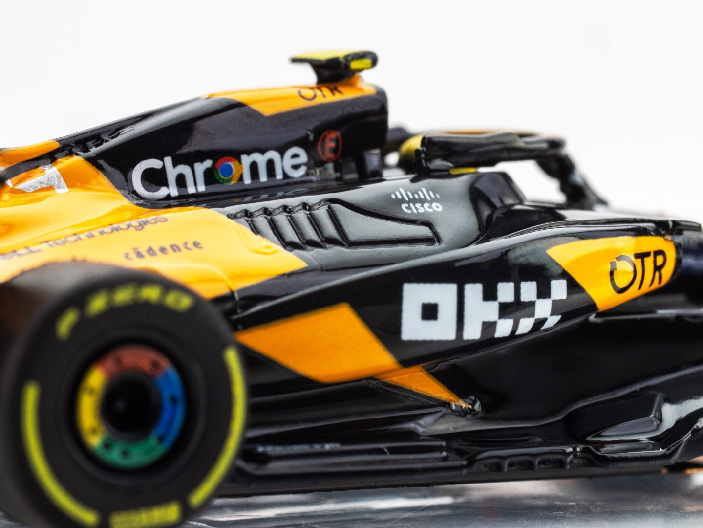 AFX 22103 HO McLaren F1 MCL38 #4 #4 FY AU Slot Car