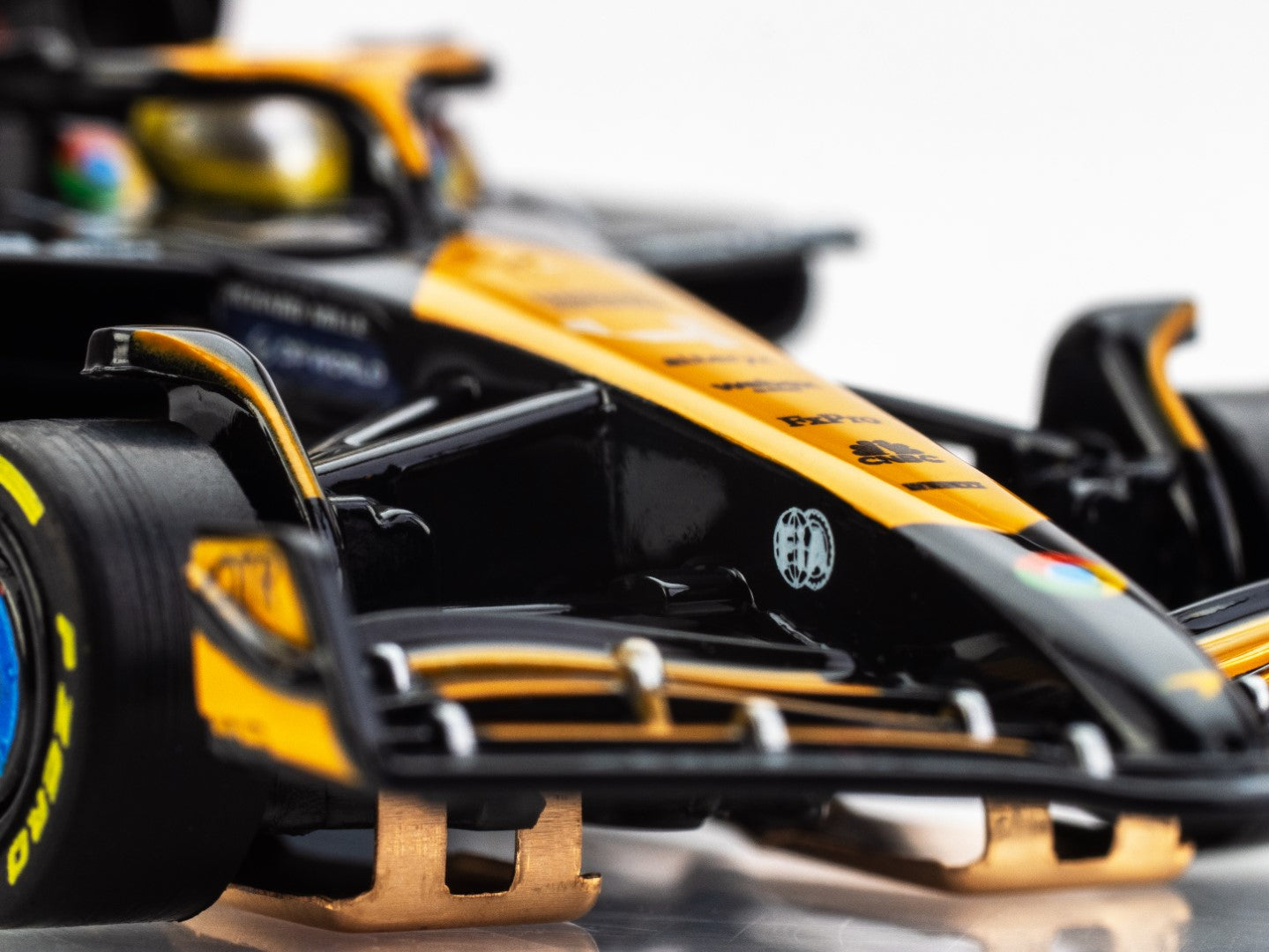 AFX 22103 HO McLaren F1 MCL38 #4 #4 FY AU Slot Car