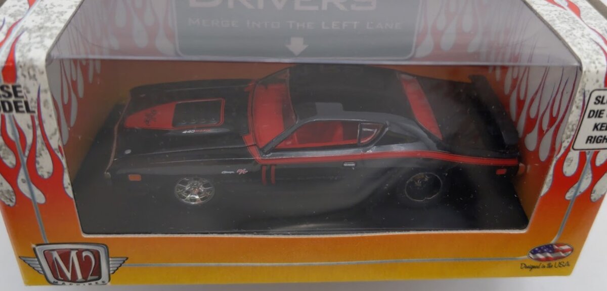 M2 Machines 12228 1:64 Black/Red Line Drivers 1971 Dodge Charger Body Die Cast