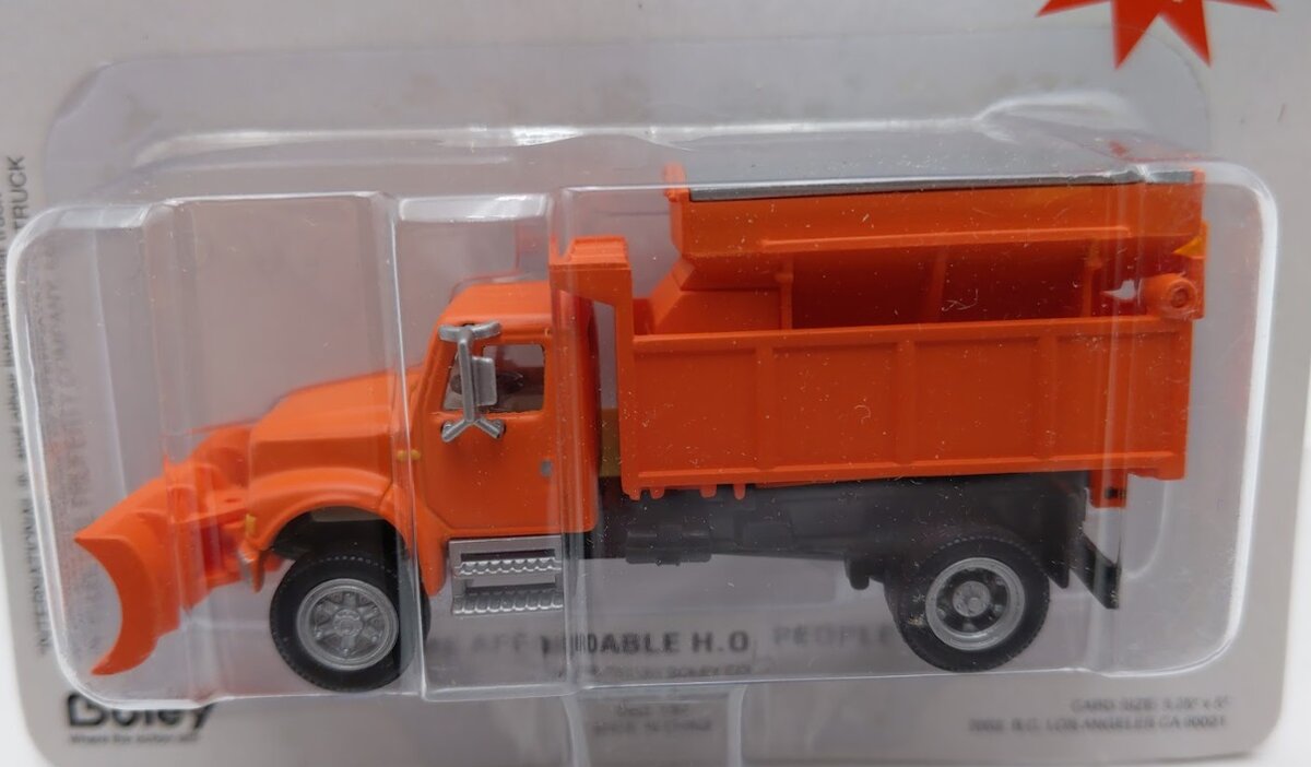 Boley 4035-99 HO Dept 1-87 Orange International Truck Snow Plow Salt Spreader