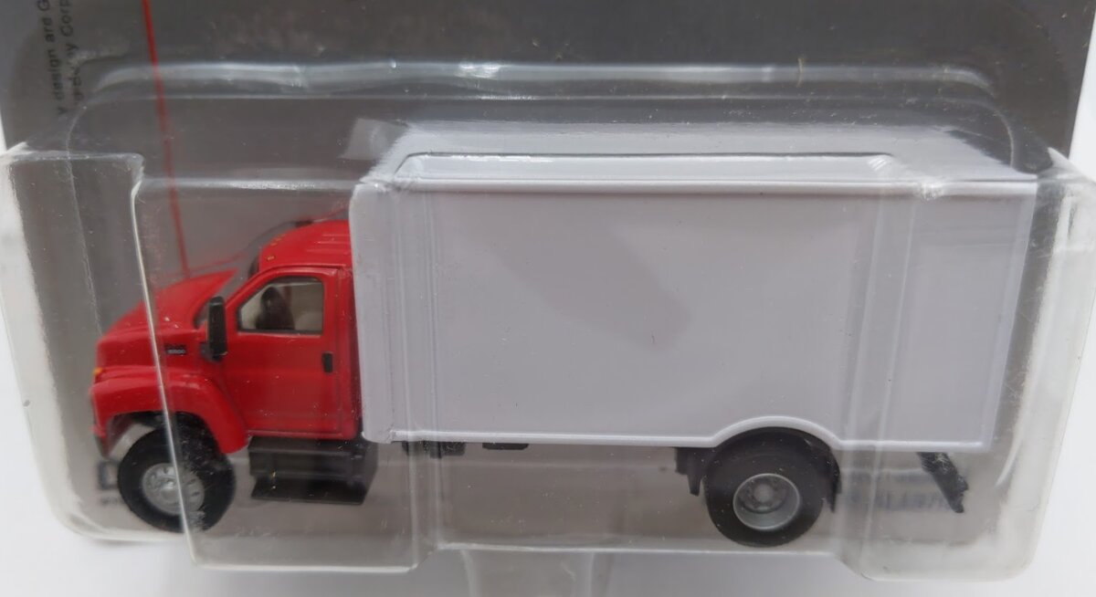 Boley 3001-17 HO Dept 1-87 Red/White GMC Topkick Box Delivery Truck Die Cast