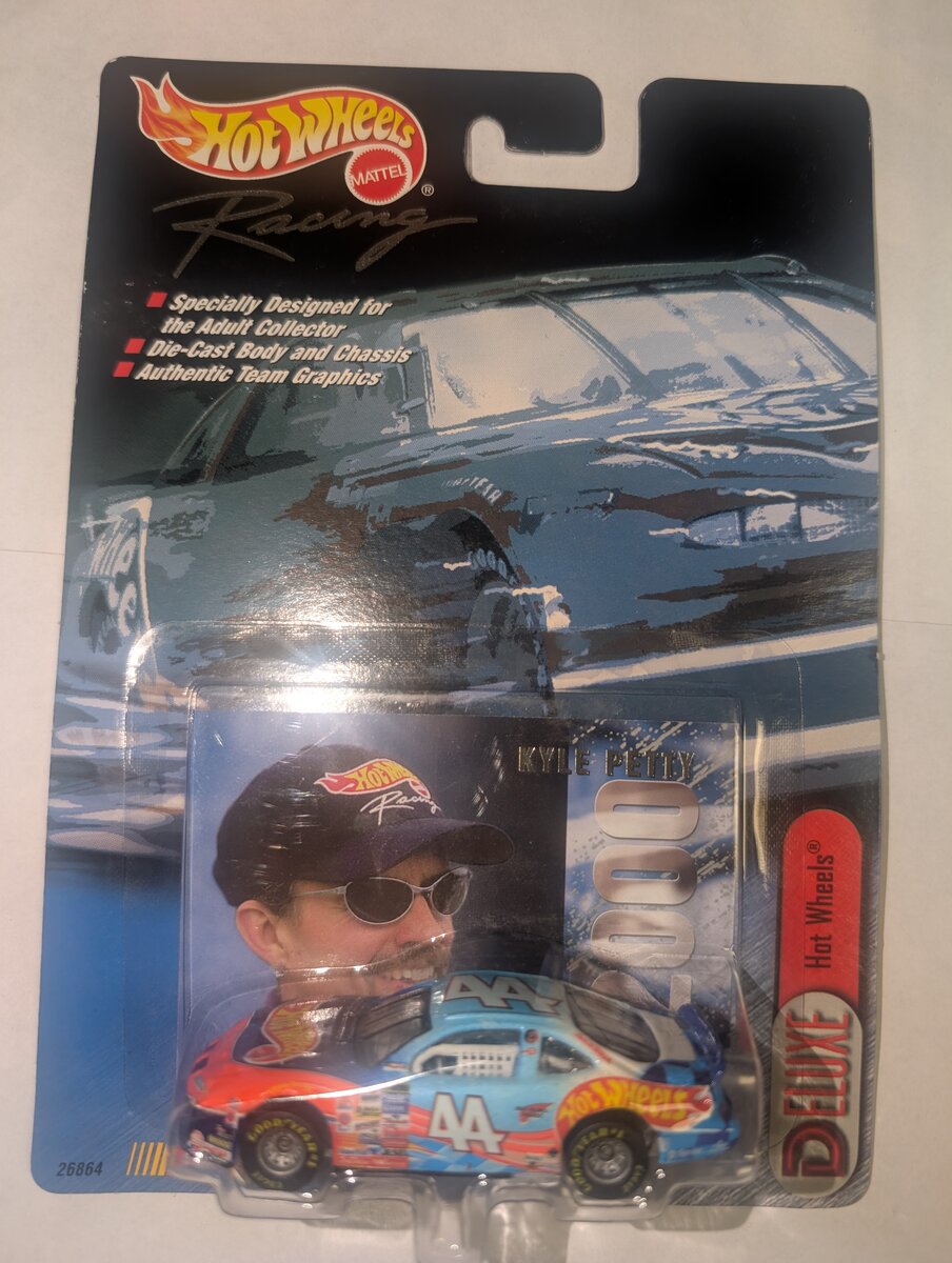Hot Wheels 26864 1:87 Diecast Kyle Petty #44 Deluxe Hot Wheels Stock Car