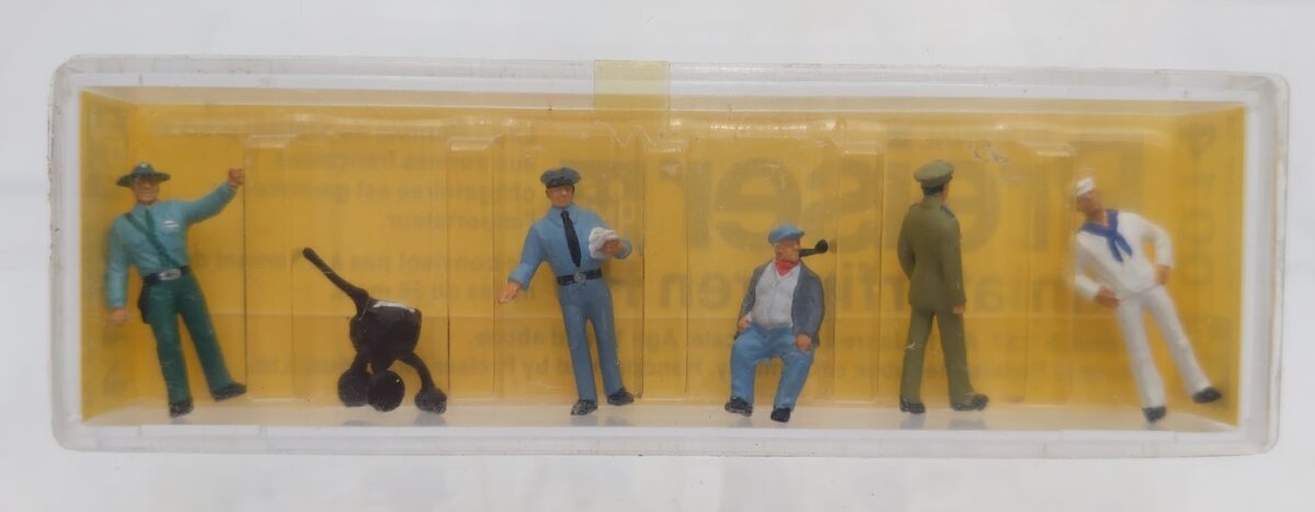 Preiser 0014 HO Scale People Assorted Jobs & Tool (Pack of 6)