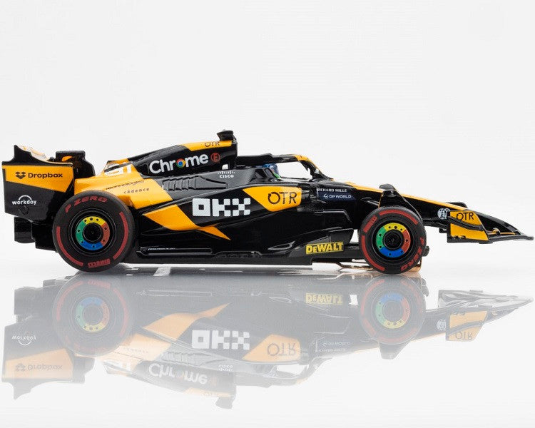 AFX 22104 HO Mega G+ Formula 1 McLaren F1 MCL38 #81 Oscar Piastri Slot Car