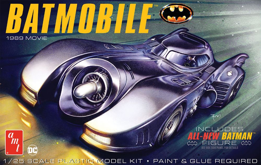 AMT 1504 1:25 1989 Batmobile with Seated Batman Figure Plastic Model Kit