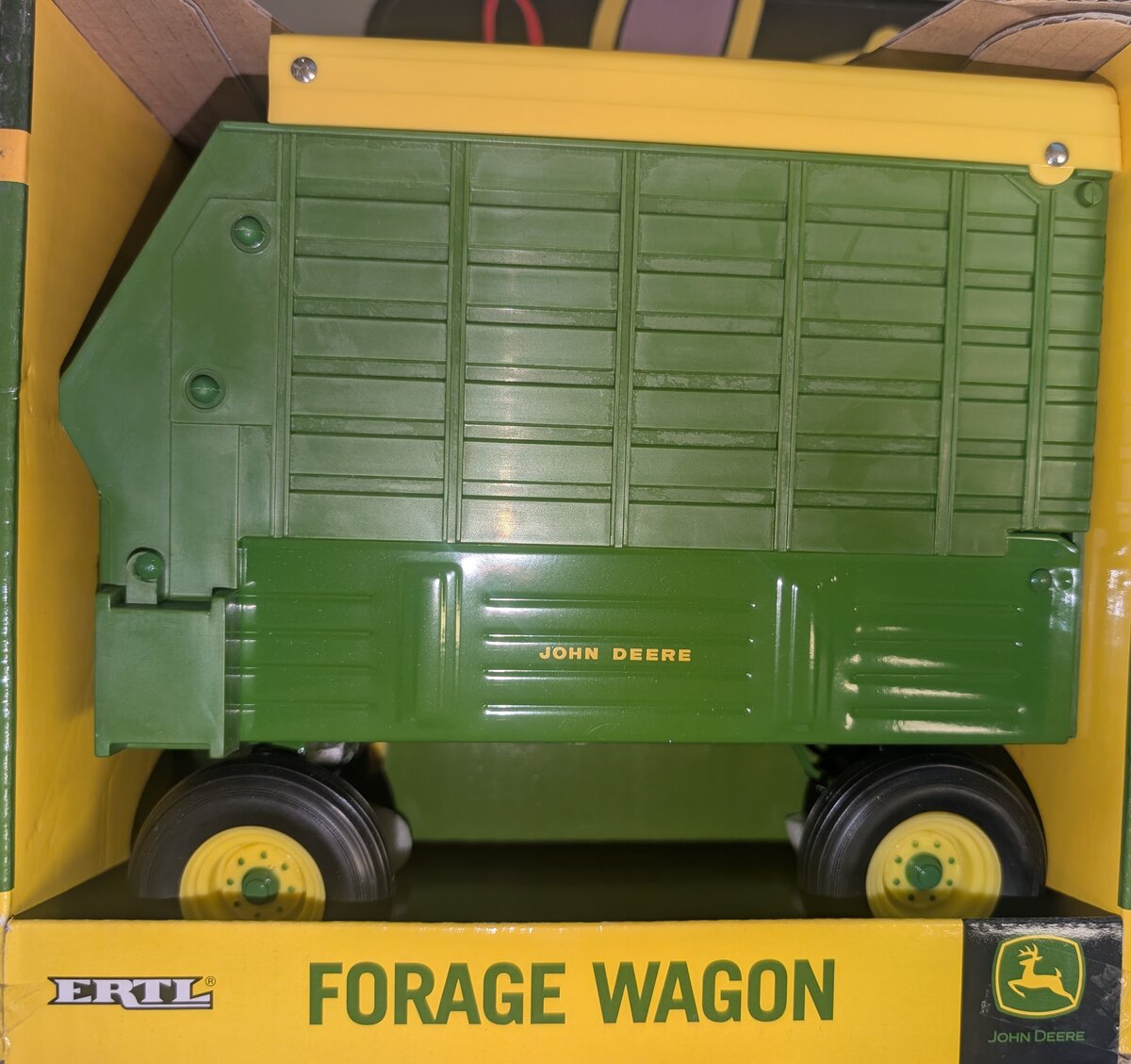 Ertl 45117 1:16 Die Cast John Deere Forage Wagon